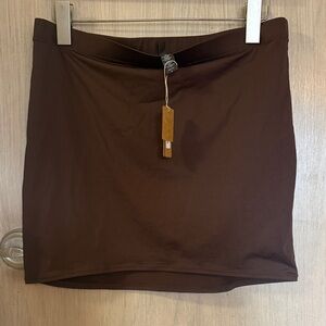 SKIMS BNWT Brown Women's contour pool skirt! 🤎